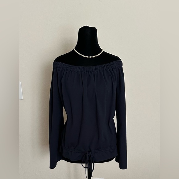 Theory Elegant Black Off-Shoulder Blouse - Picture 3 of 14